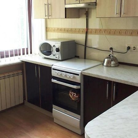 Комната В Двухкомнатной Apartment Kiev Ngoại thất bức ảnh